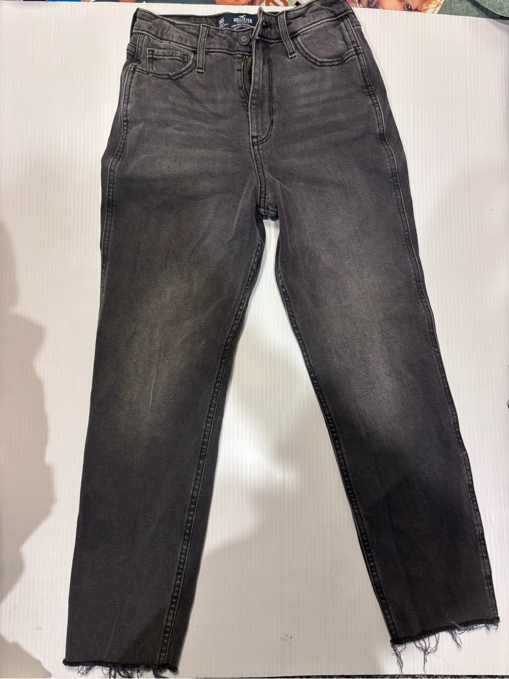 Hollister ultra High-Rise mom Jeans 23 x 25